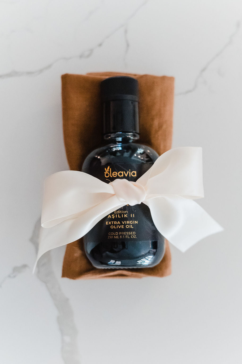 Luxe Olive Oil & Linen Gift Set